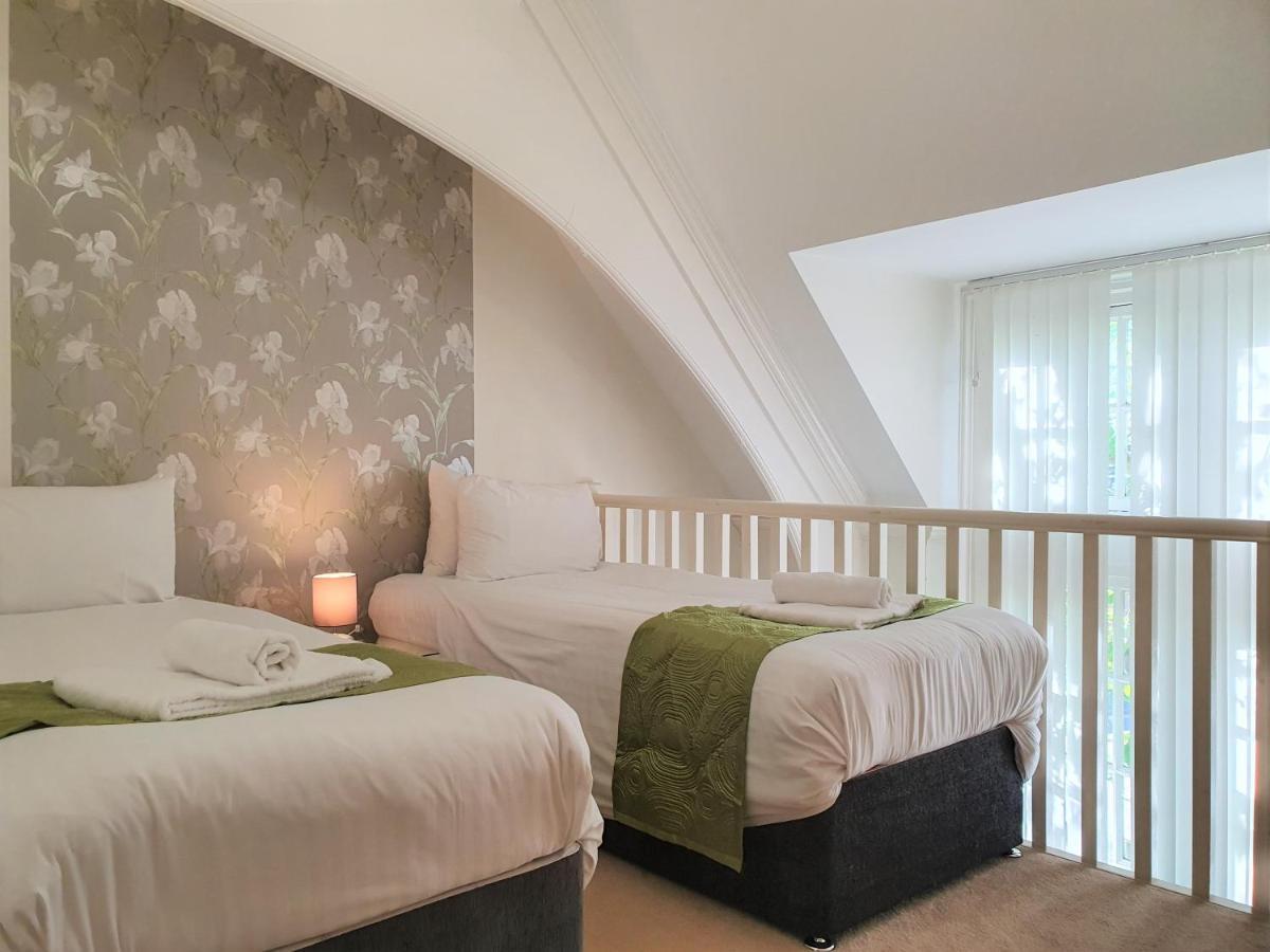 Central Apartments - Spacious 2 Beds Swindon Buitenkant foto
