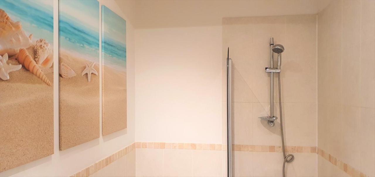 Central Apartments - Spacious 2 Beds Swindon Buitenkant foto