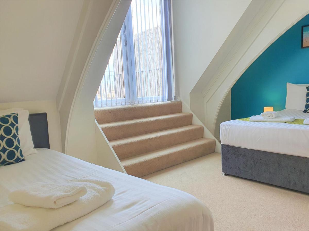 Central Apartments - Spacious 2 Beds Swindon Buitenkant foto